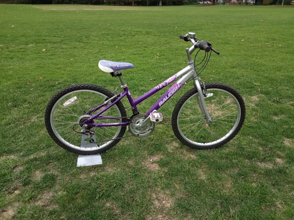 raleigh krush, 24 wheel, 3 x 6 gears, silver purple