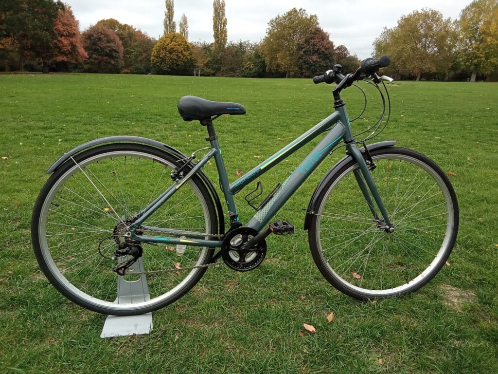 reserved apollo virtue, 18 frame, 700c wheel, 3 x 6 gears, grey