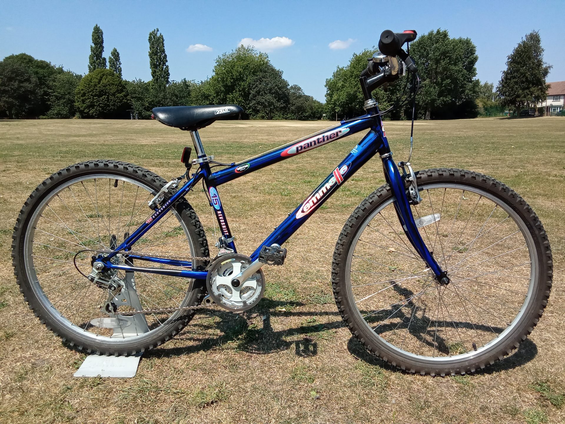 emmelle panther, 16 frame, 26 wheel, 3 x 5 gears, blue & black