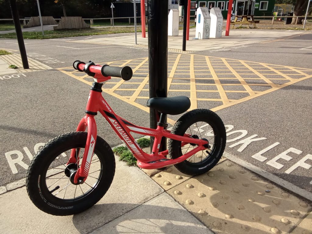 specialized hotwalk red 12'' wheel balance bike
